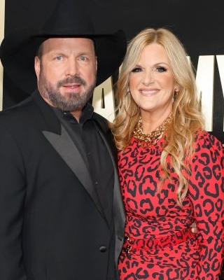 Trisha Yearwood May Not Have Her Own Children, But She Is A “Bonus Mom” To Garth Brooks’ Kids