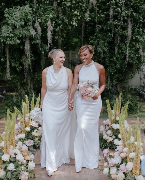 ‘Good Morning America’ Anchor Robin Roberts Marries Longtime Partner Amber Laign In ‘Magical’ Backyard Ceremony