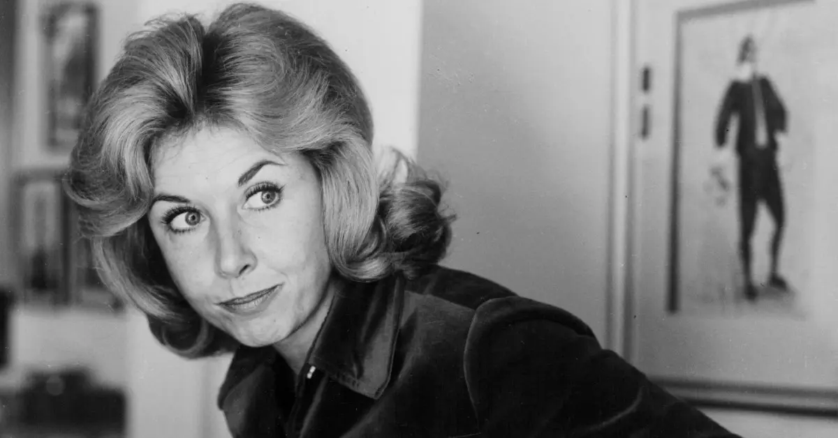 “Waltons” star Michael Learned said she and onscreen husband Ralph Waite ‘were in love”y