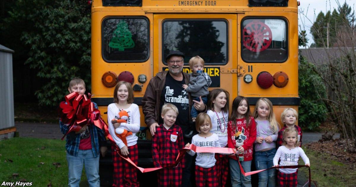 Grandfather bought a school-bus and now drives his 10 grandchildren to school himself: What a present!