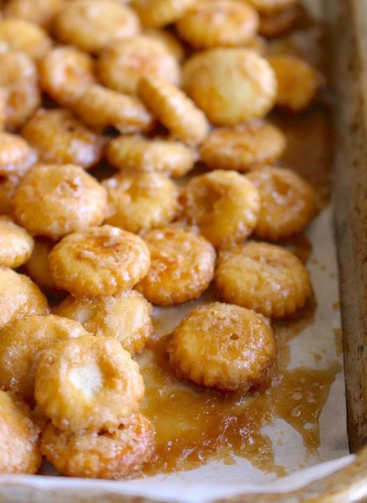 Salted Caramel Cracker Bites