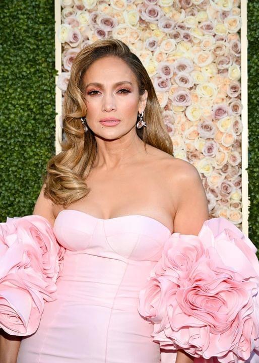 Jennifer Lopez breaks down in tears on red carpet – and now everyone is saying the same thing