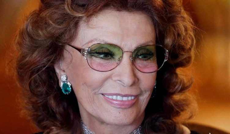 Young Sophia Loren’s “Prominent Nose And Double Chin”: Pictures That Astounded Fans!