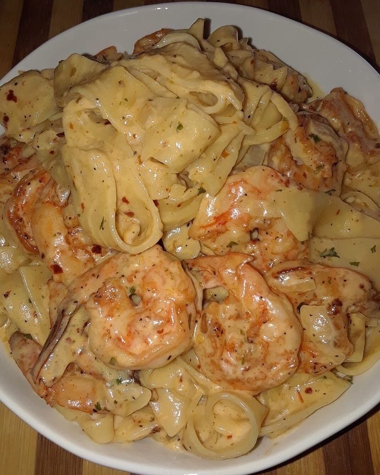 One Pan Shrimp Fettuccine Alfredo