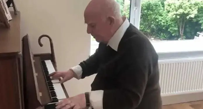 Son Captures Emotional Video of Dad With Dementia Remembering Song He Wrote Over 30 Years Ago