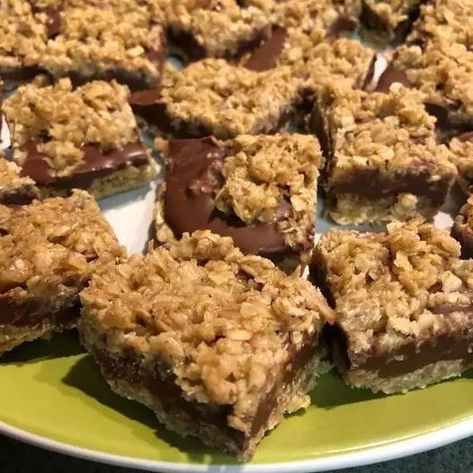 No Bake Chocolate Oat Bars