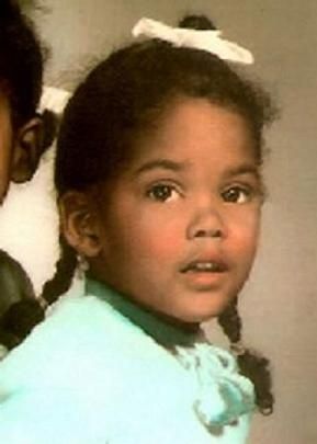 She witnessed her mother being booted out of the family as a youngster: she went on to win an Oscar!