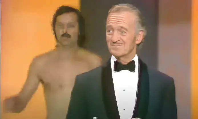‘Streaker’ Hits the Academy Awards – David Niven’s Response is Comedy Classic
