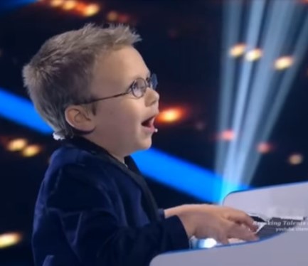A 7-year-old Participant Of “American Idol”: A Blind Pianist Performed “Bohemian Rhapsody” Greatly Impressing The Audience!