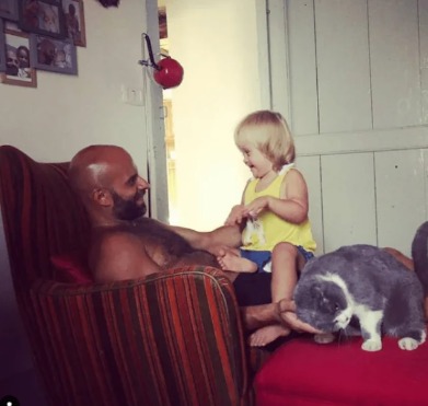 A Heartwarming Tale of Love and Acceptance: One Man’s Journey to Fatherhood
