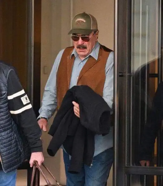 The latest pictures of Tom Selleck confirms what many of us suspected… Check the comments