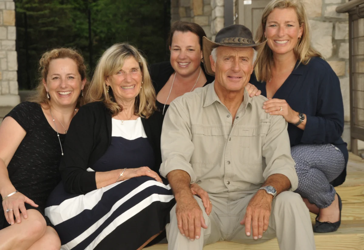 Hearts Break For Famed Zookeeper Jack Hanna As Family Shares Devastating Update