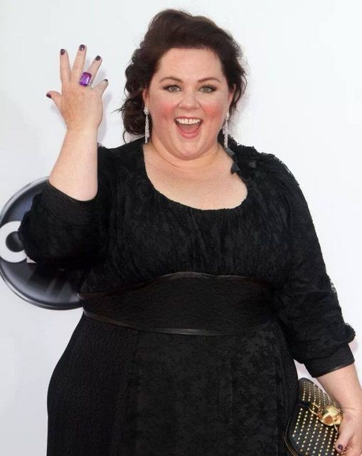 “Flaunted Her Stunning Figure In A Tight Jumpsuit”: 53-year-old Melissa McCarthy Shared New Photos After Losing Weight!
