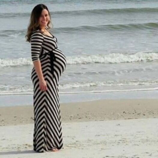Pregnant mother takes stunning photograph — but look who shows up on the right!