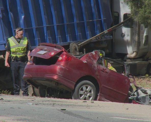 Woman Dies In Head-On Collision But When They Took Her Phone And Saw Her Facebook Page They Were Speechless