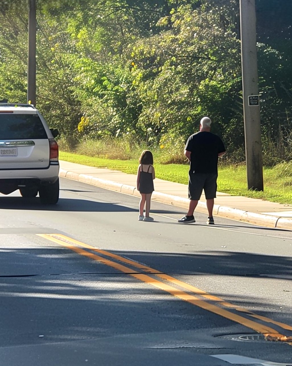 My Dad Left Me When I Was 13 — Ten Years Later, I Saw Him on the Side of the Road Hitchhiking with a Little Girl